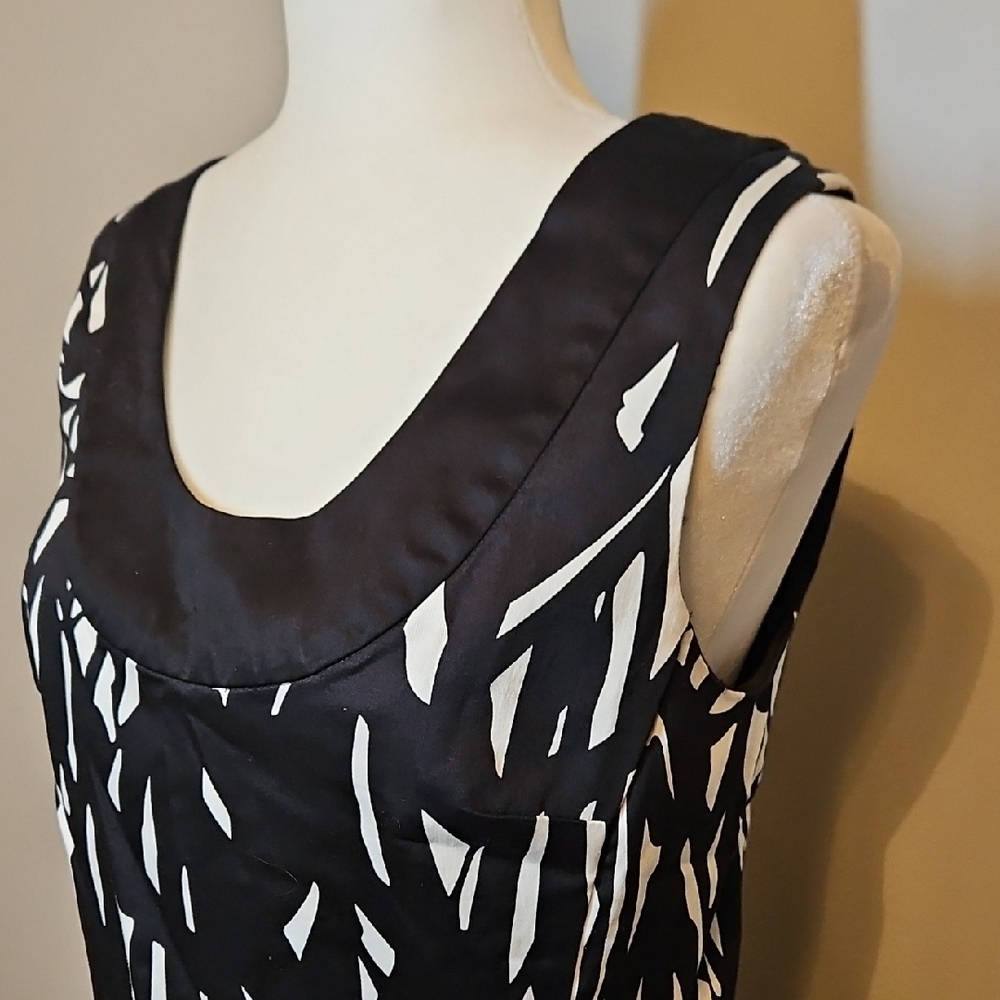 White House Black Market Black and White Abstract Dress Size 6 - Picture 5 of 9